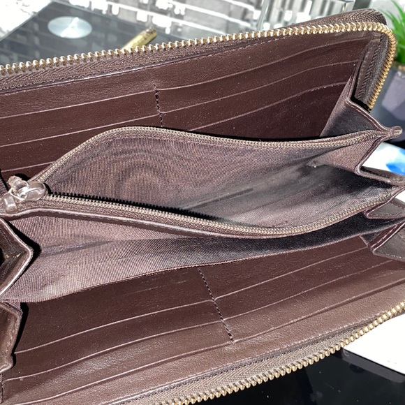 Gucci Brown and Gold Chain Wallet - Picture 11 of 16